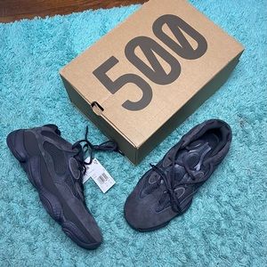 Yeezy 500 “Utility Black”